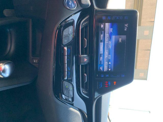 TOYOTA C-HR 1.8 Hybrid E-CVT Business