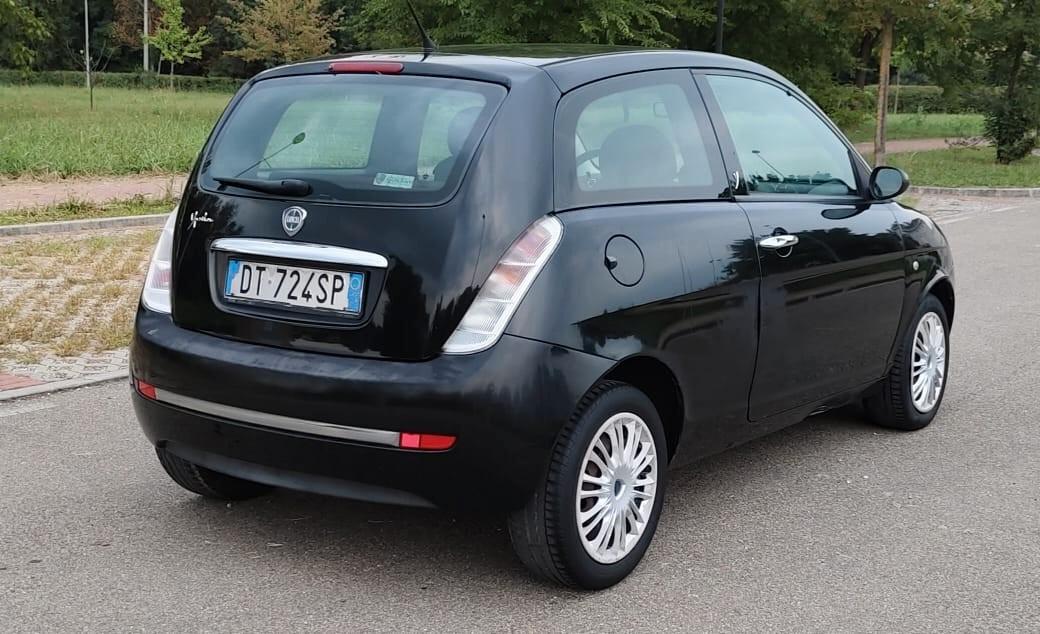 Lancia Ypsilon 1.2 Argento