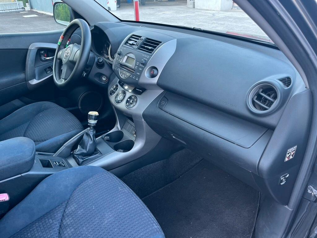 Toyota RAV 4 RAV4 2.2 D-4D 177 CV Sol Plus