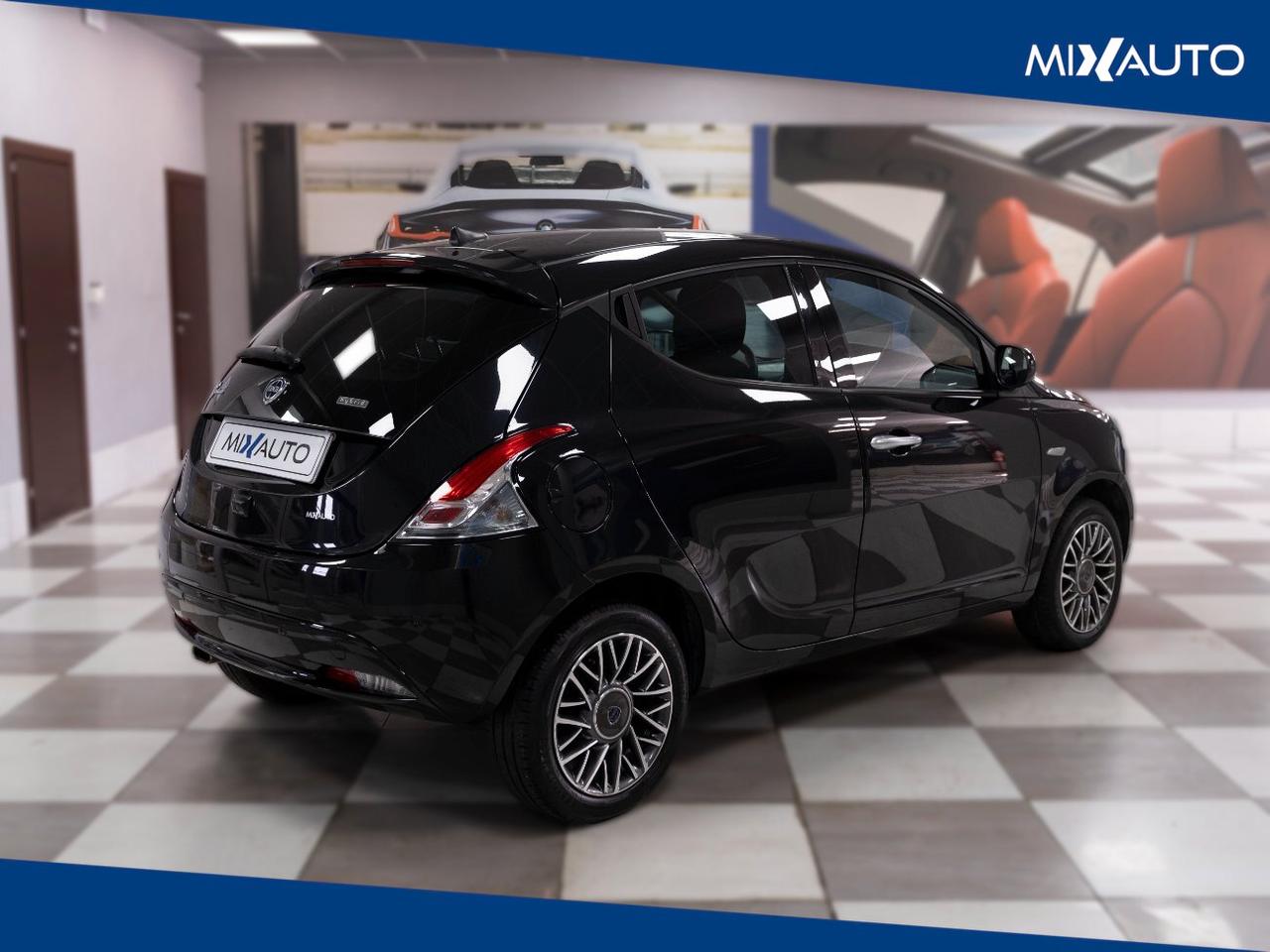 Lancia Ypsilon 1.0 Firefly Hybrid Gold Plus 70CV 5 Porte