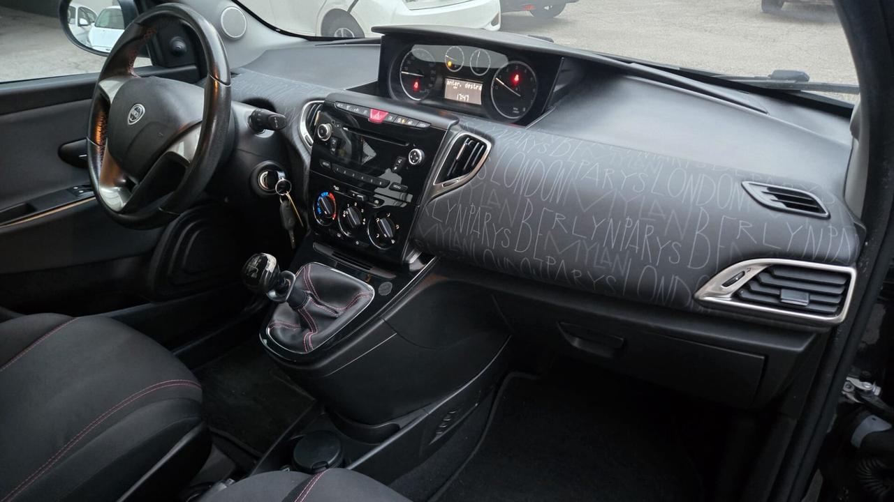 Lancia Ypsilon 1.2 69 CV 5 porte S&S Platinum