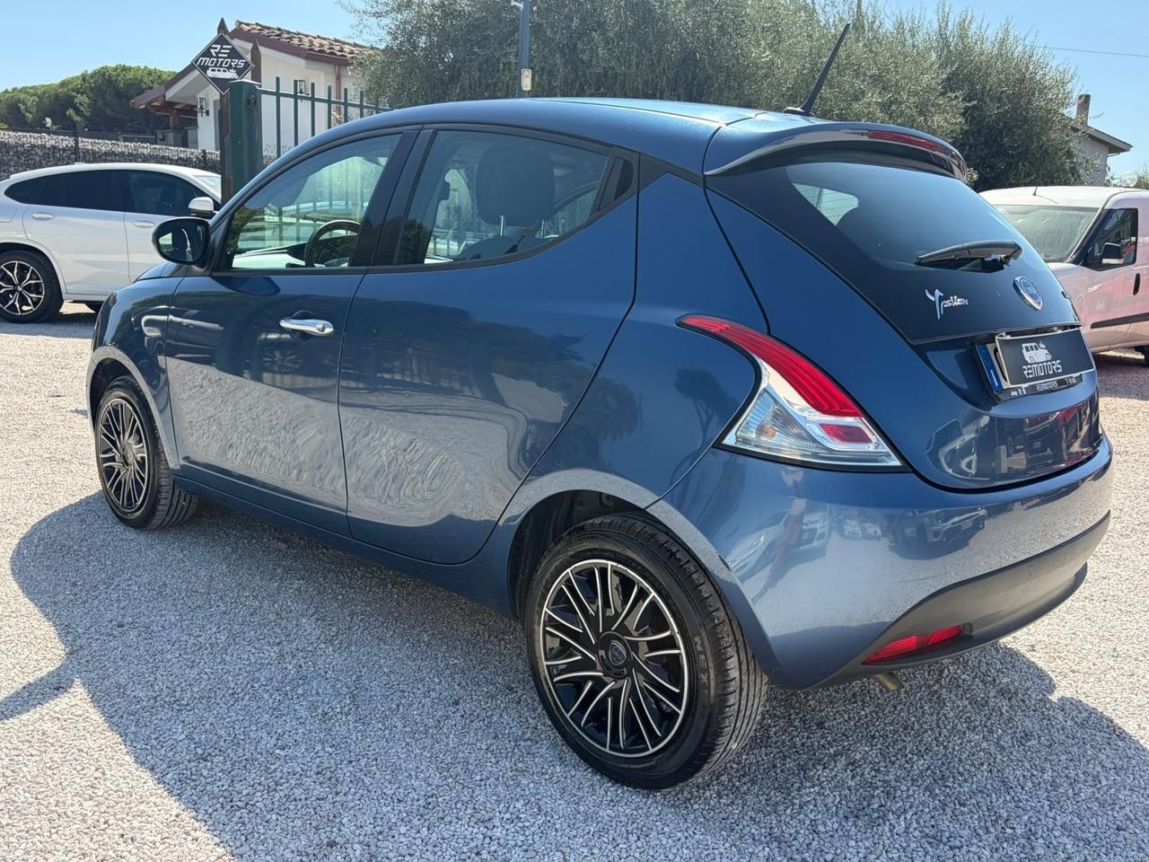 Lancia Ypsilon 1.0 FireFly 5 porte S&S Hybrid Gold