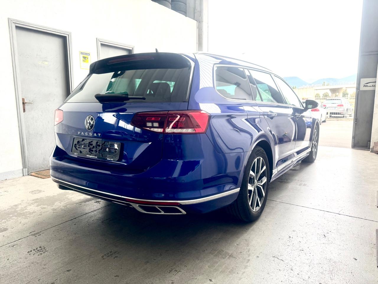 Volkswagen Passat R-Line 2.0 TDI SCR 200 CV DSG Executive