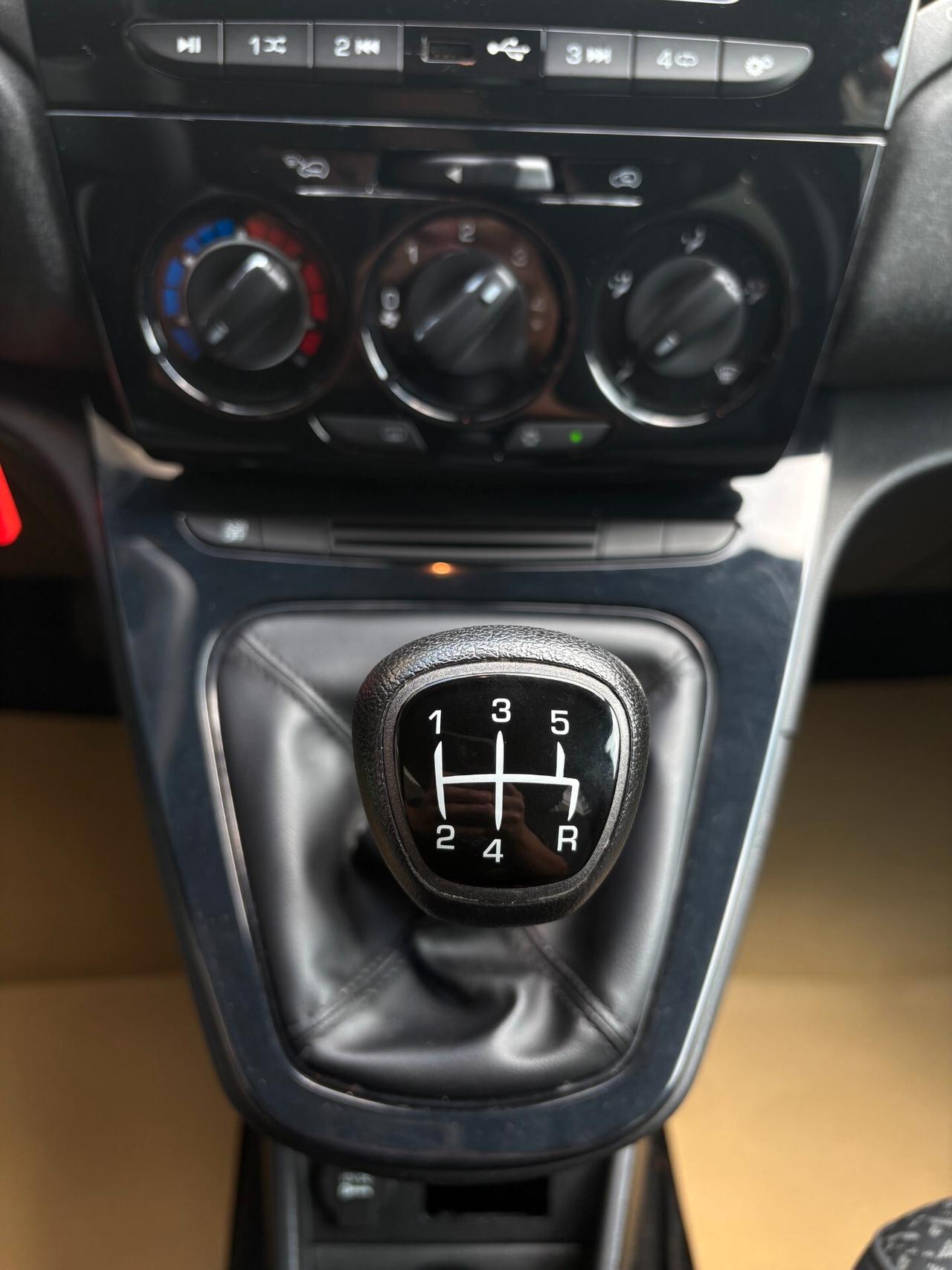 Lancia Ypsilon 1.2 69 CV 5 porte GPL Ecochic Monogram
