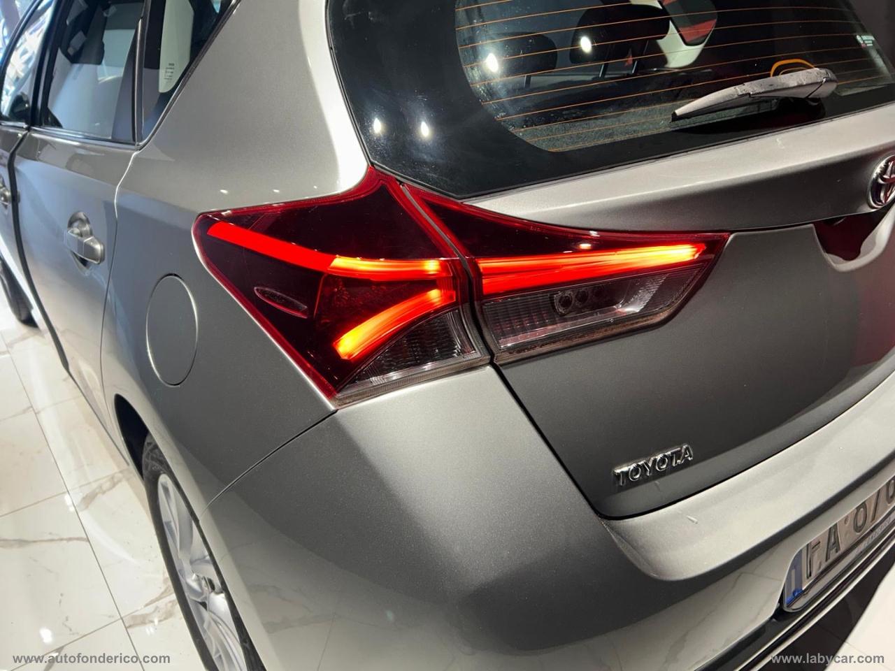 TOYOTA Auris 1.8 Hybrid Active