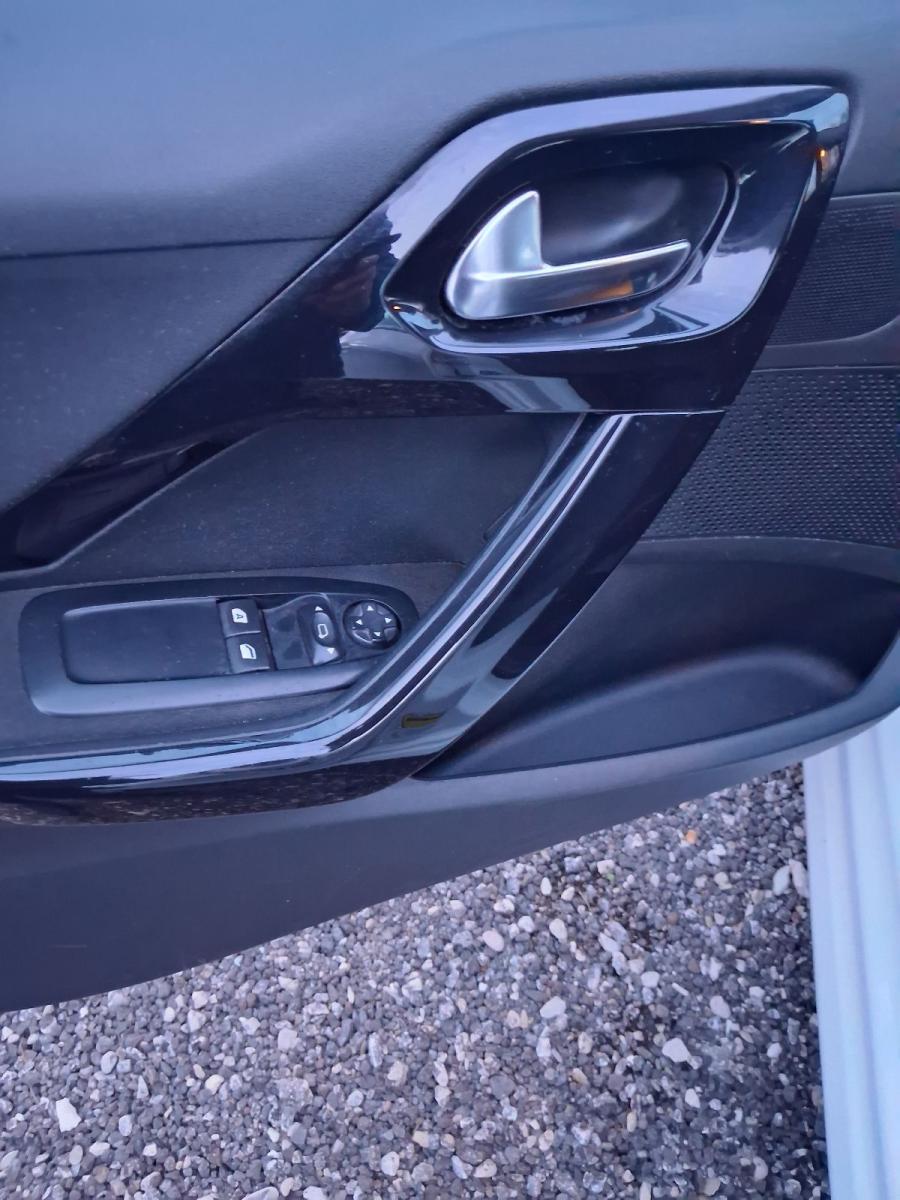 PEUGEOT - 208 - 1.4 HDi 68 CV 5p. Allure