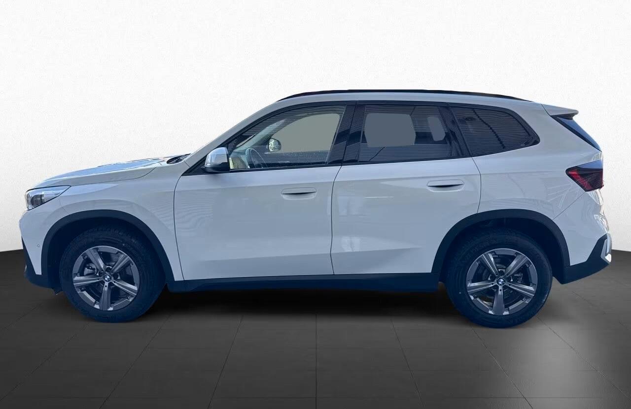 Bmw X1 sDrive20i aut. AdLED, AHK, fotocamera, KomZu, SHz, 17"