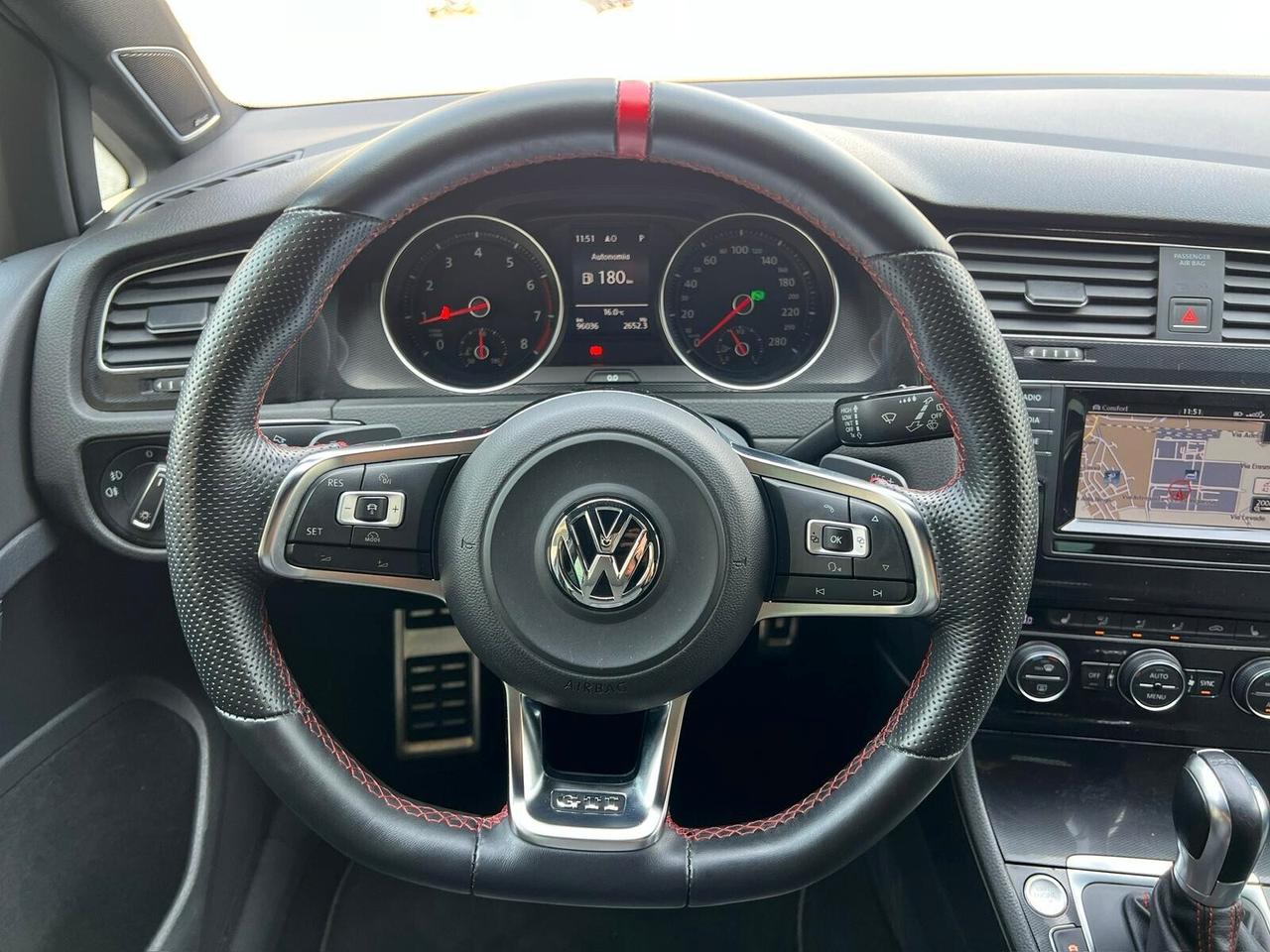 Volkswagen Golf GTI Performance 2.0 TSI DSG 230cv