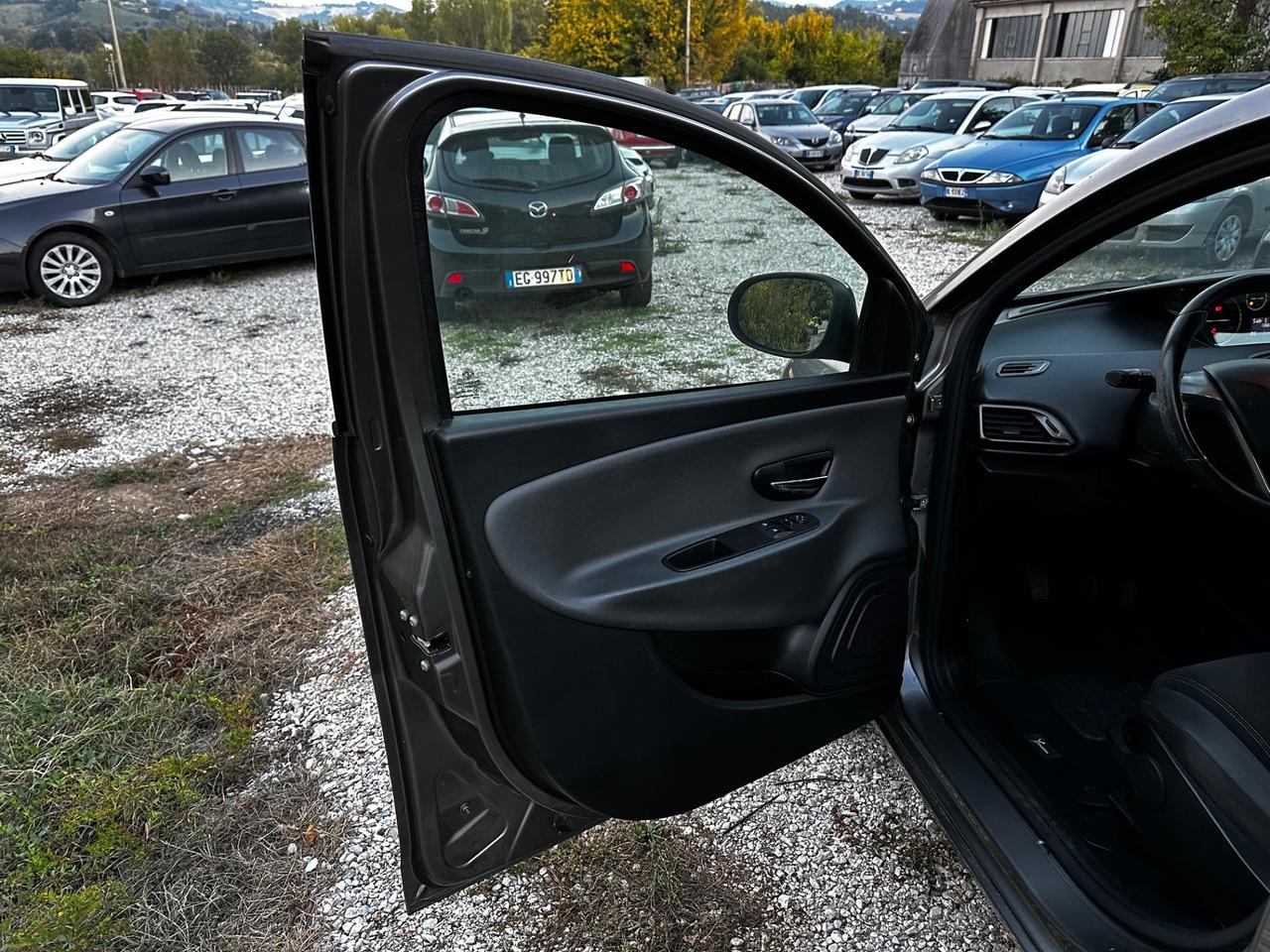 Lancia Ypsilon 1.3 MJT 16V 95 CV 5 porte S&S Silver