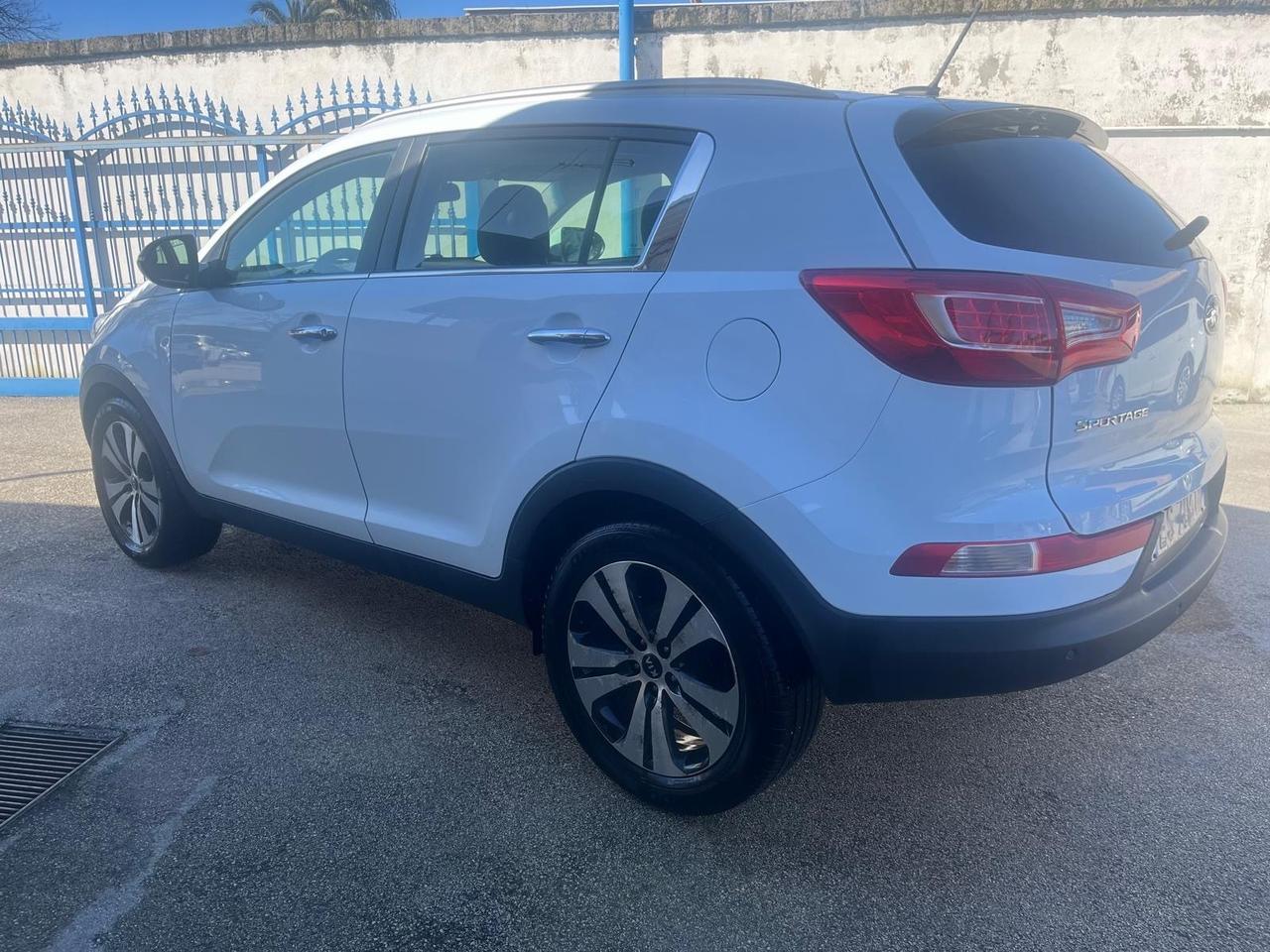 Kia Sportage 1.7 crdi-full-km 100000-2013