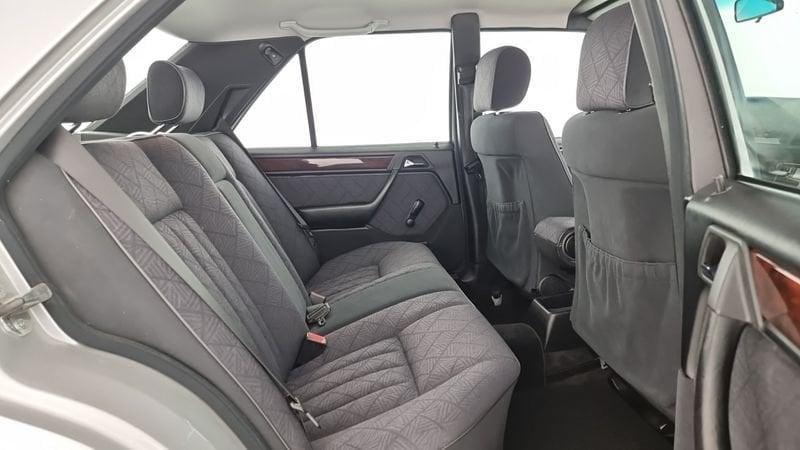 Mercedes-Benz Serie E E 200 cat Elegance ASI