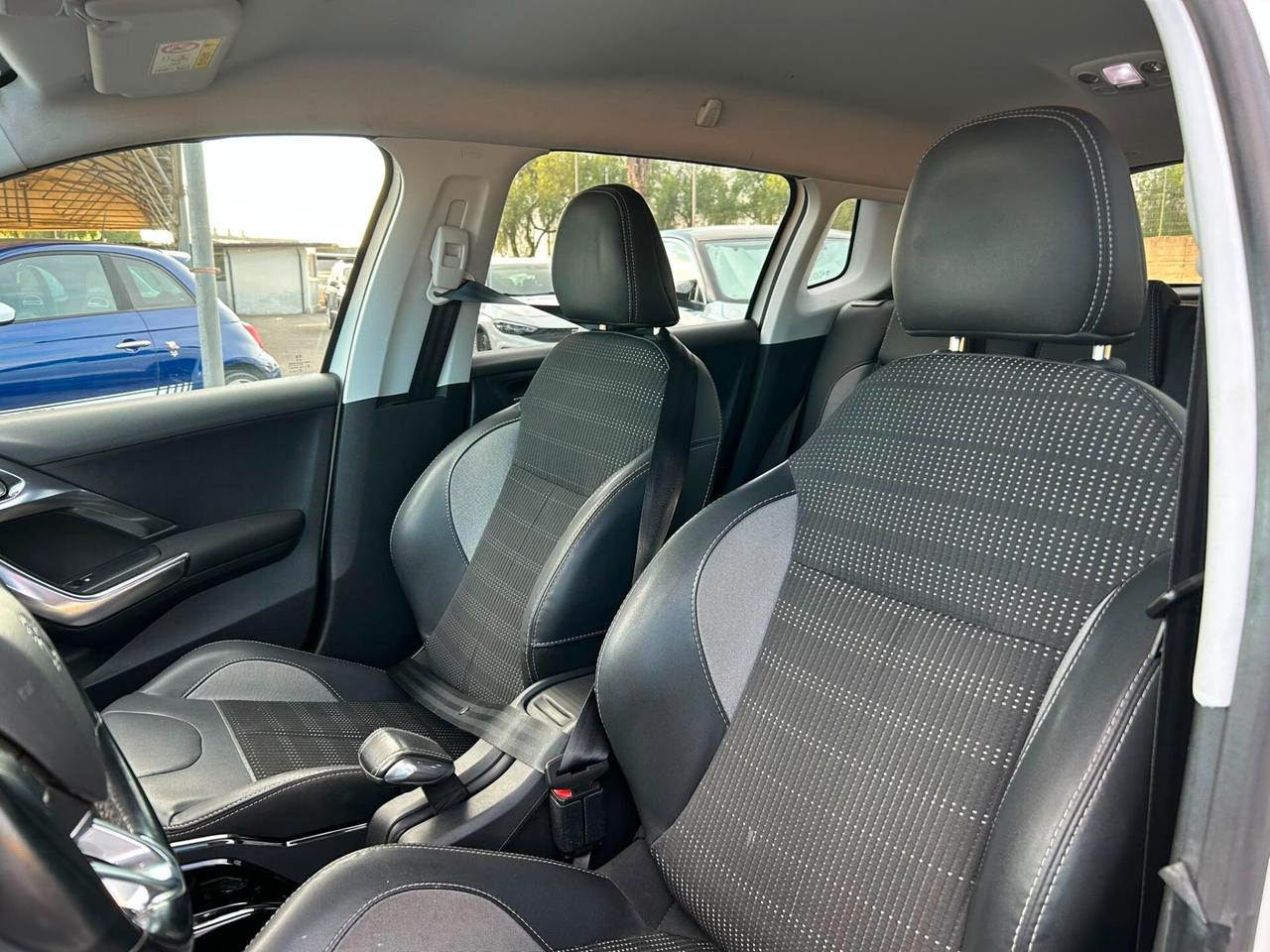 Peugeot 2008 BlueHDi 100 Black Matt