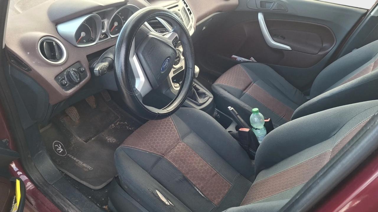 Ford Fiesta 1.4 TDCi 68CV 5 porte Titanium