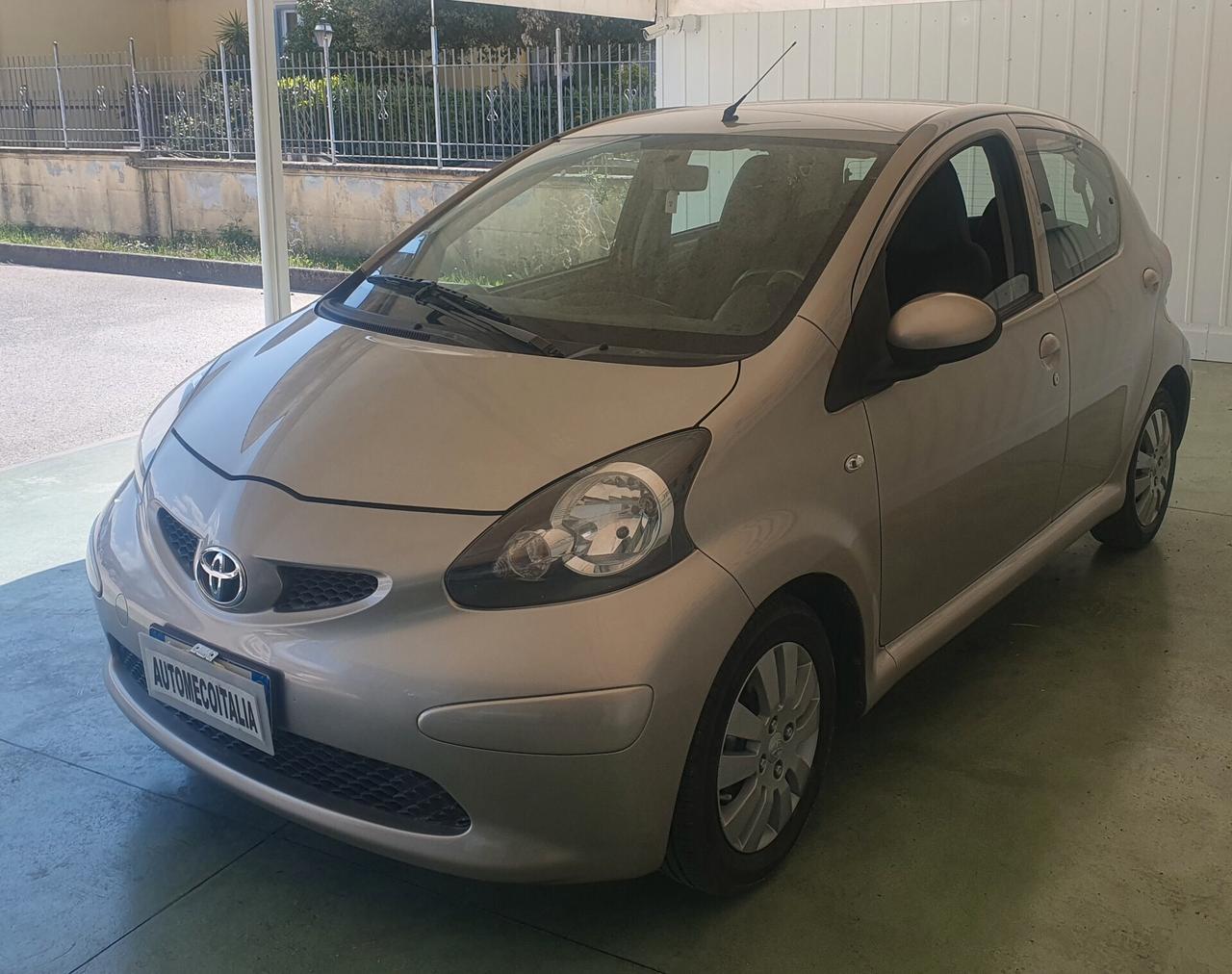 Toyota Aygo 1.0 12V VVT-i 5 porte Sol