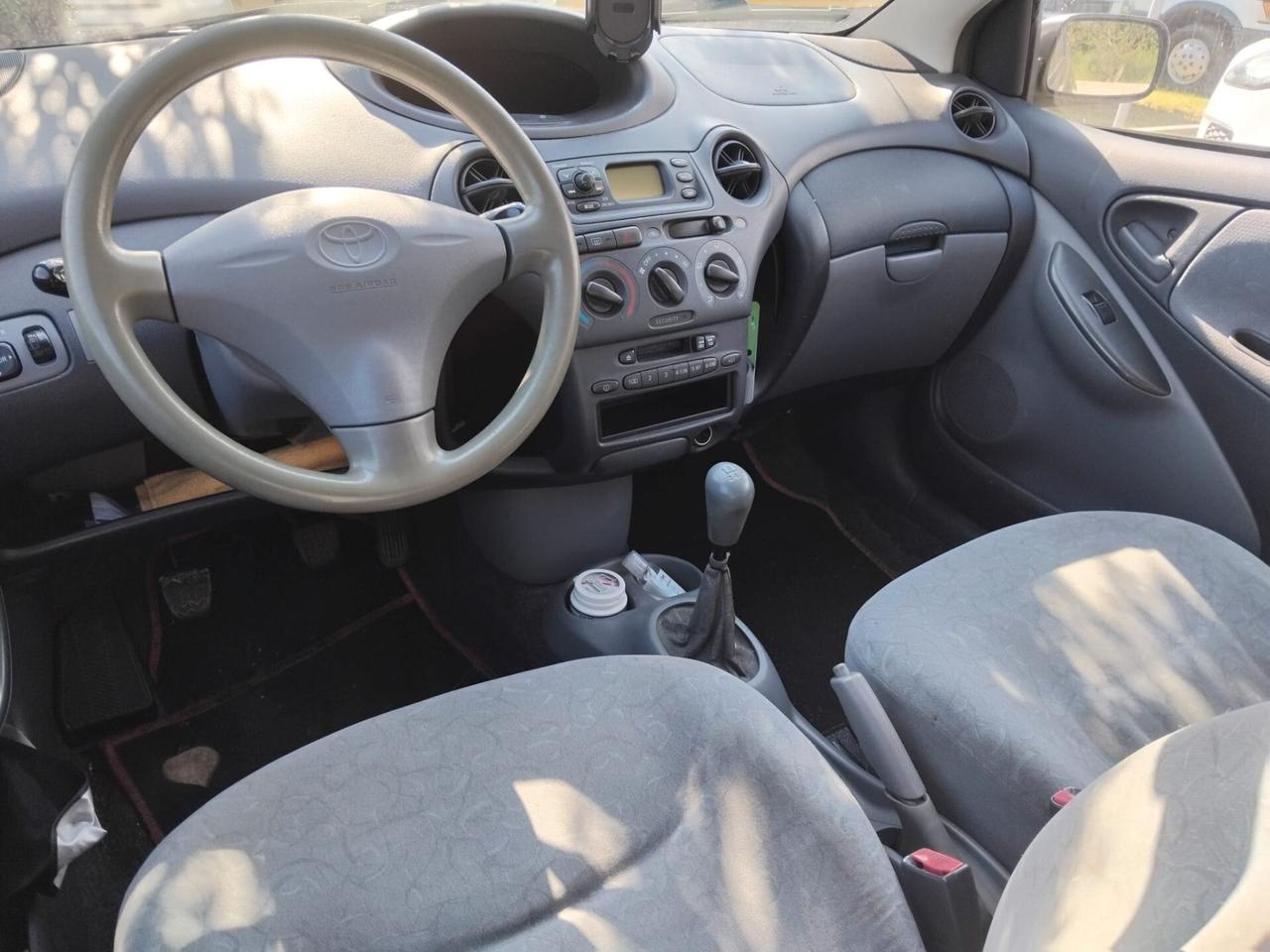 Toyota Yaris 1.0i 16V cat 3 porte