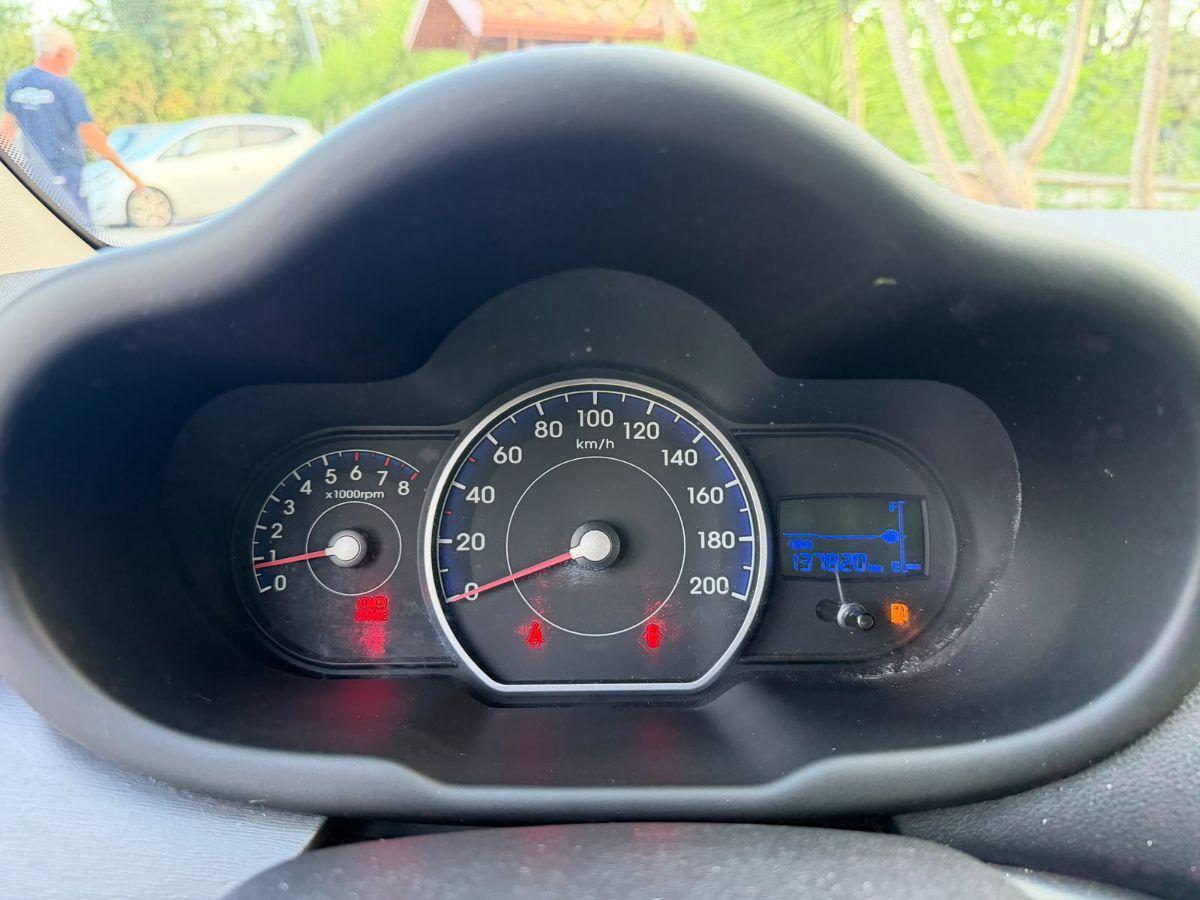 HYUNDAI - i10 - 1.1 12V Fiorucci