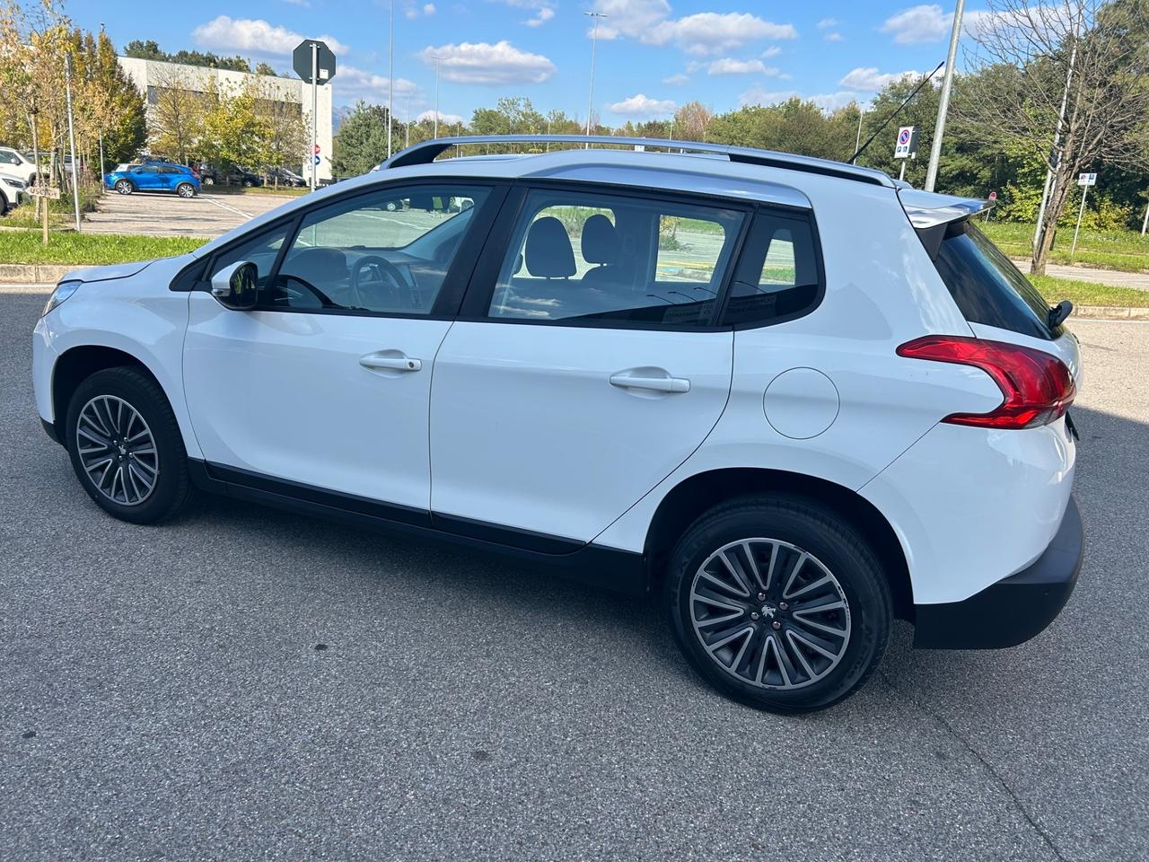 Peugeot 2008 PureTech 82 Allure *Neo patentati *