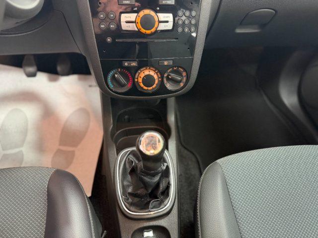 OPEL Corsa 1.2 5 porte Cosmo