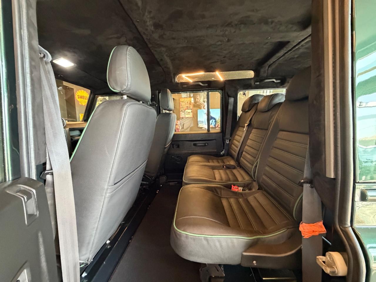 Land Rover Defender 110 2.4 TD4 Station Wagon SE - 7 POSTI -Ricond. "The world's style"