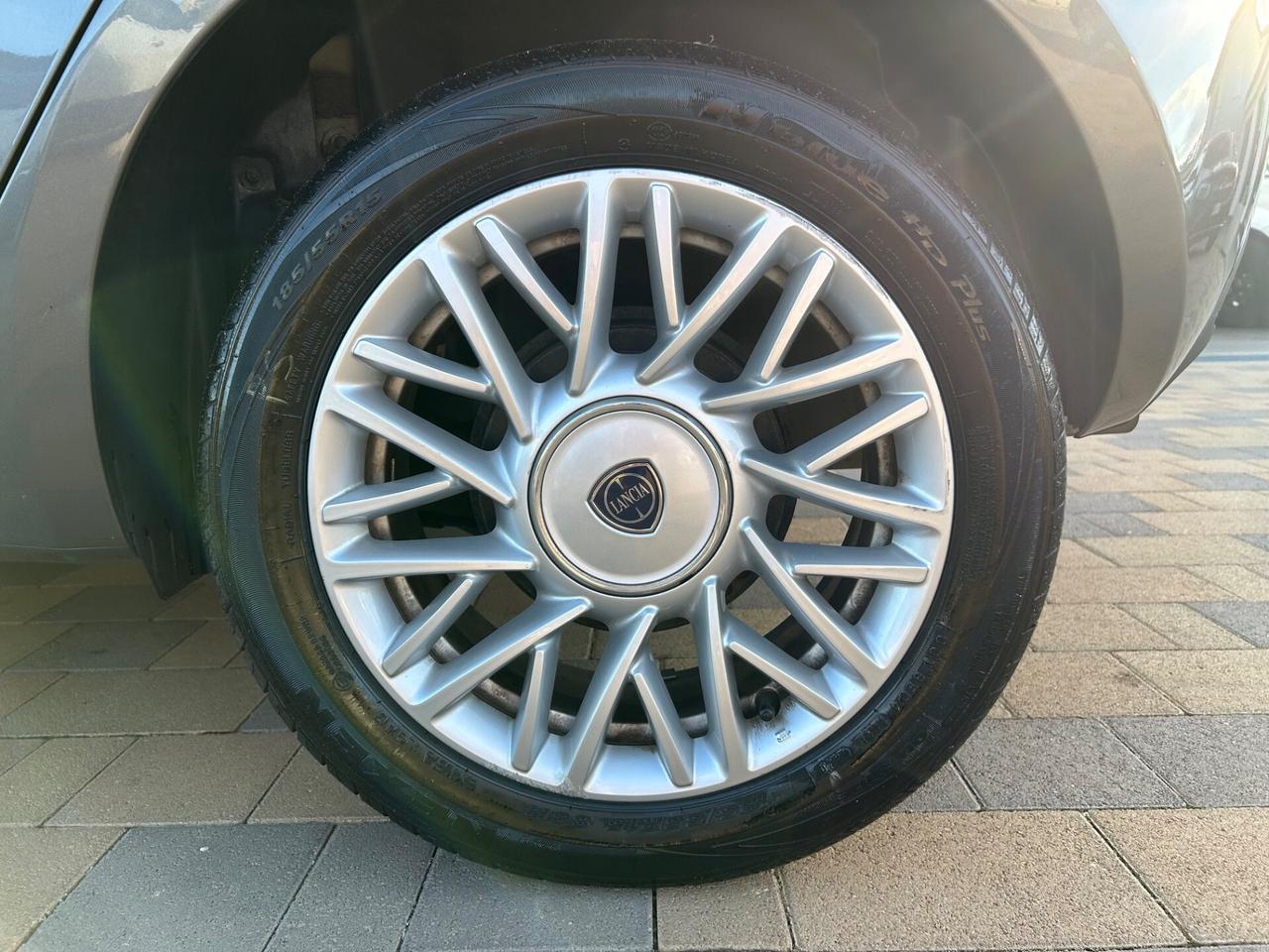 Lancia Ypsilon 1.2 69 CV 5 porte S&S Platinum