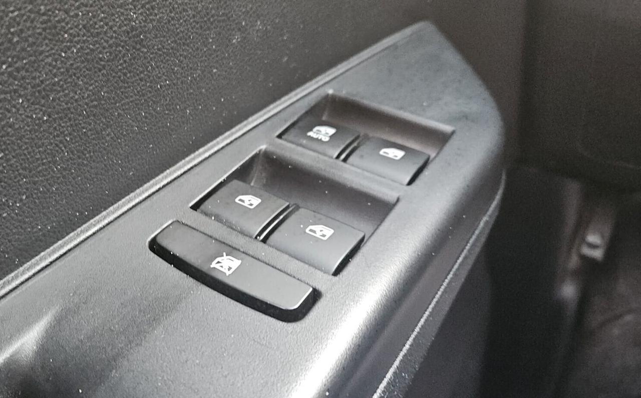 Mahindra KUV100 1.2 VVT M-Bifuel(GPL) K6
