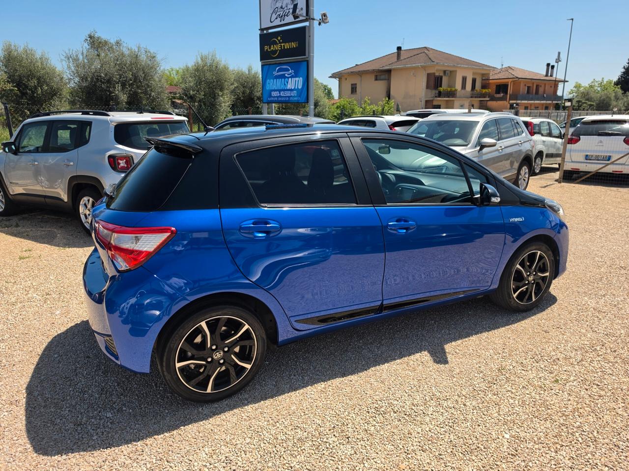 Toyota Yaris Hybrid 1.5 101cv ok neopatentati