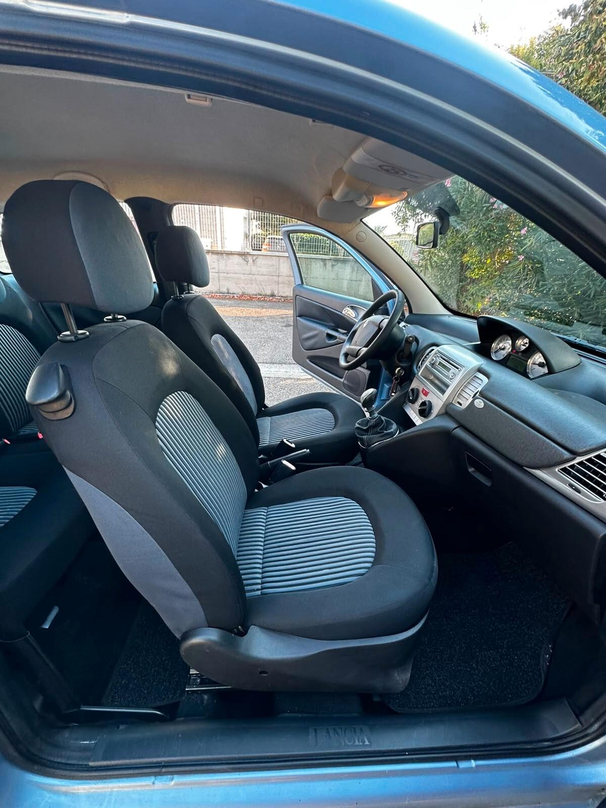 Lancia Ypsilon 1.2 SOLAMENTE 60.000 KM