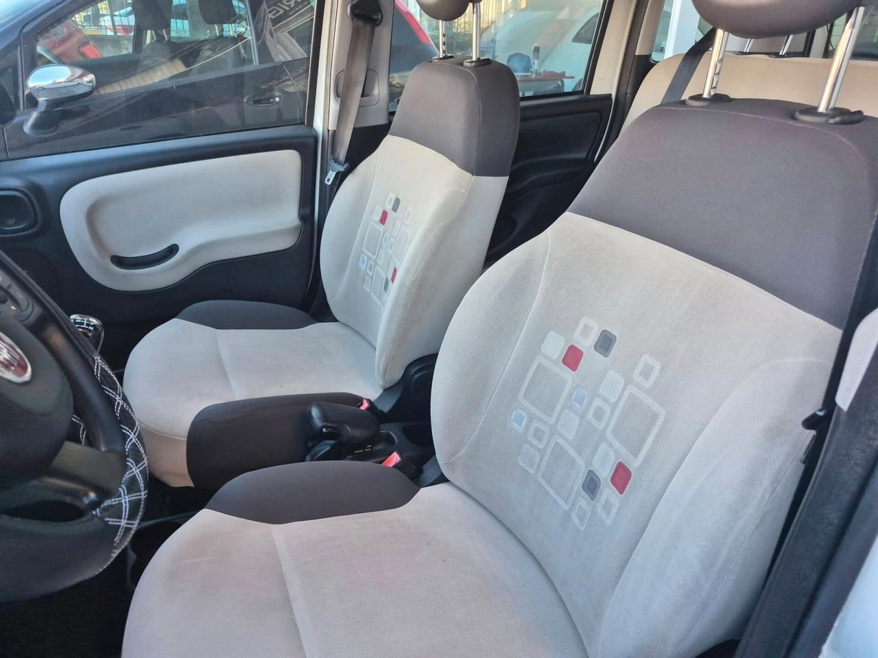 Fiat Panda 1.2 Lounge PARI AL NUOVO-------