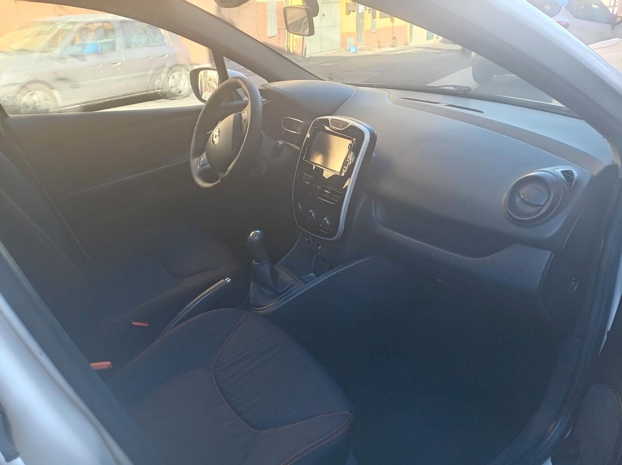 Renault Clio Sporter 1.5 dCi 8V 75CV Costume National