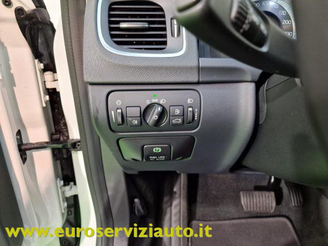 VOLVO V60 D3 Geartronic Momentum