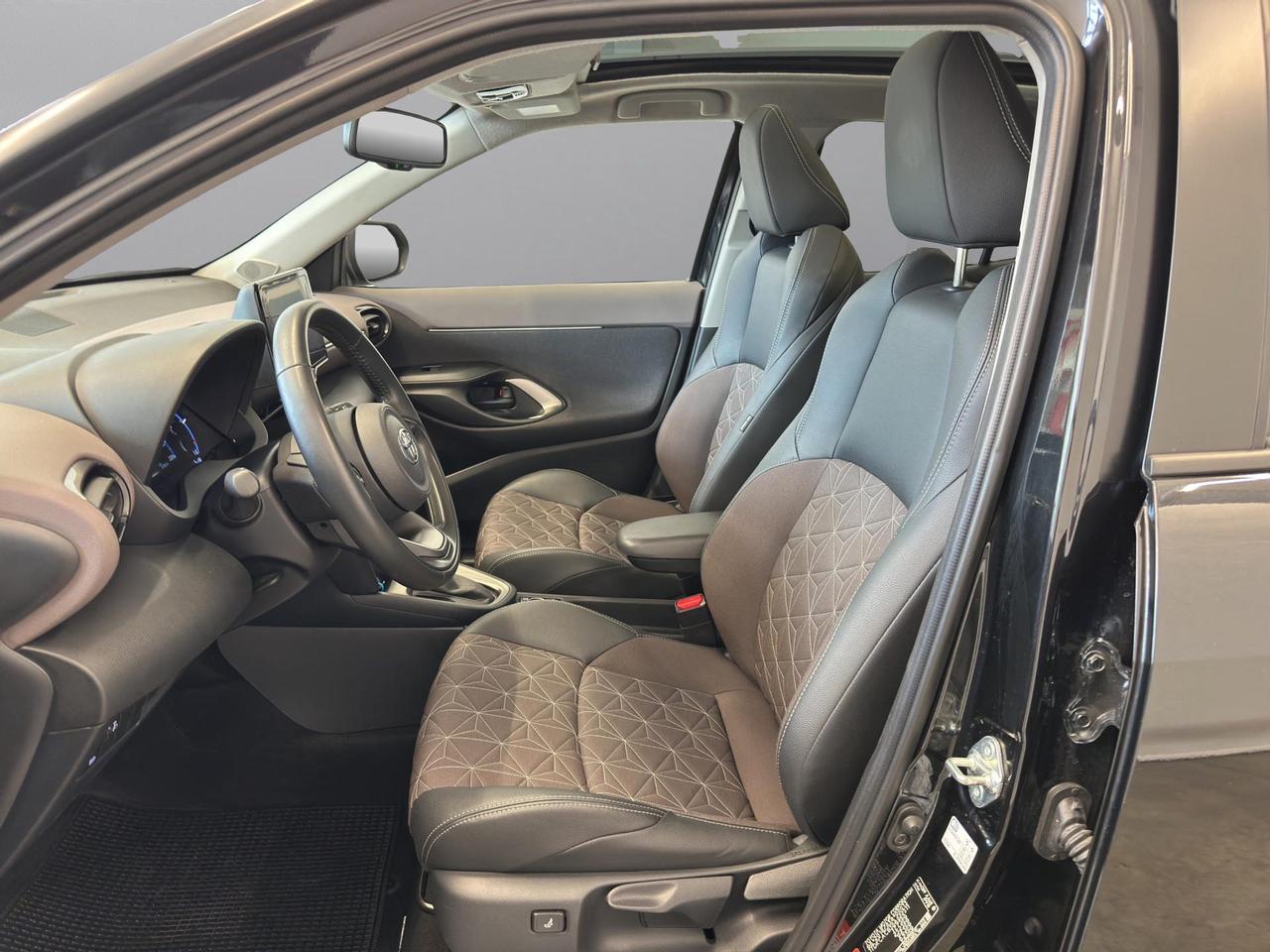 Toyota Yaris Cross 1.5 HEV Lounge awd