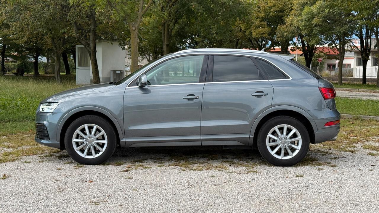 Audi Q3 2.0 TDI 120 CV S tronic Business