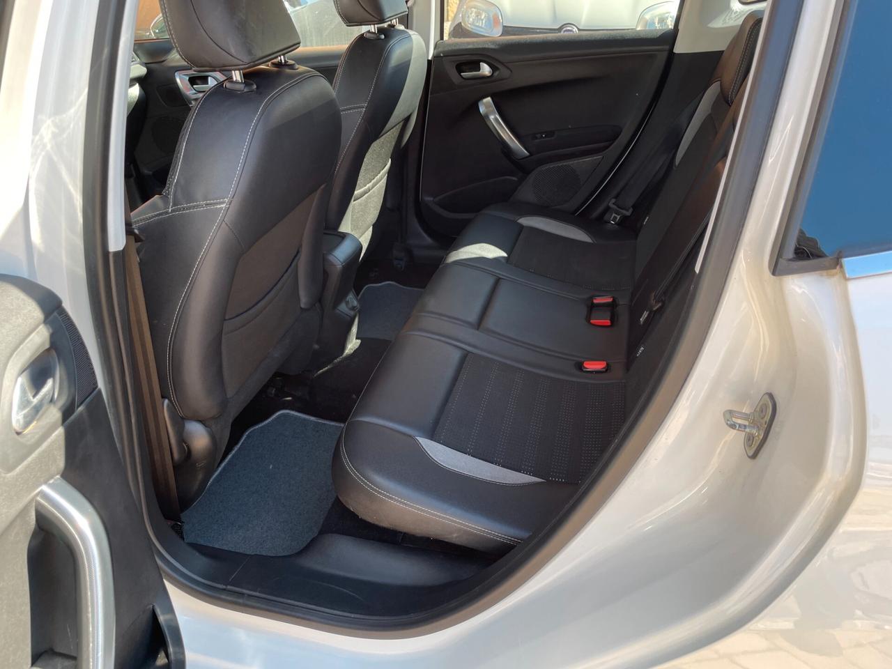 Peugeot 2008 1.6 e-HDi 115 CV Stop&Start Allure