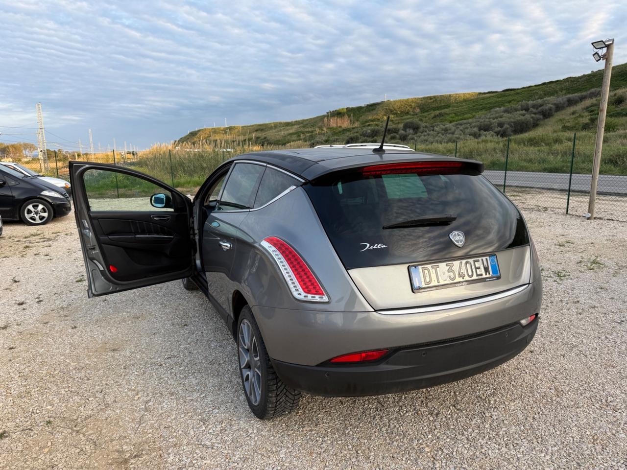 Lancia Delta 2.0 MJT TETTO/navi/Pelle 2.900€