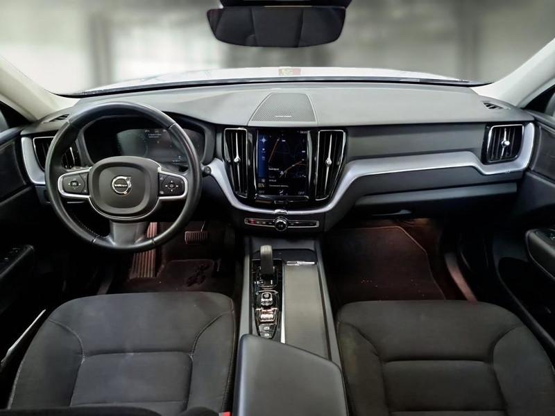 VOLVO XC60 B4 D AWD automatico Momentum