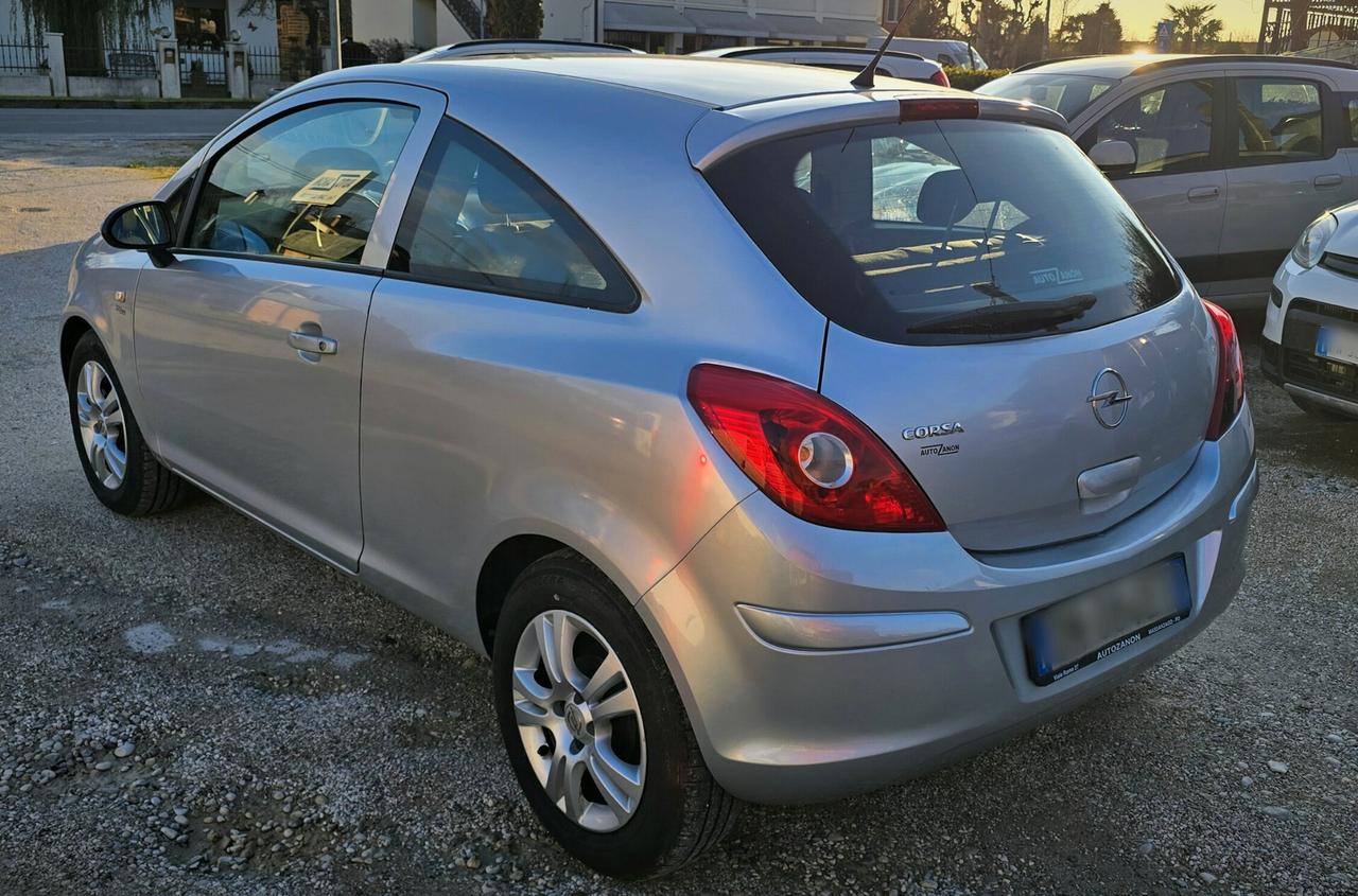 Opel Corsa 1.0 12v Enjoy - PEFETTA