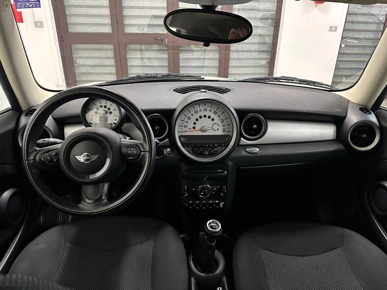 MINI 1.6 (90) One D 2011