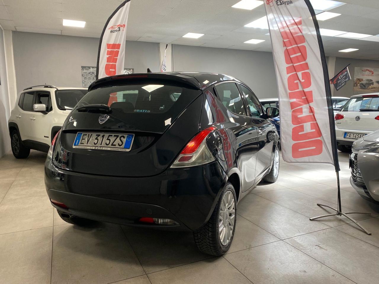 Lancia Ypsilon 1.2 69 CV 5 porte S&S Silver