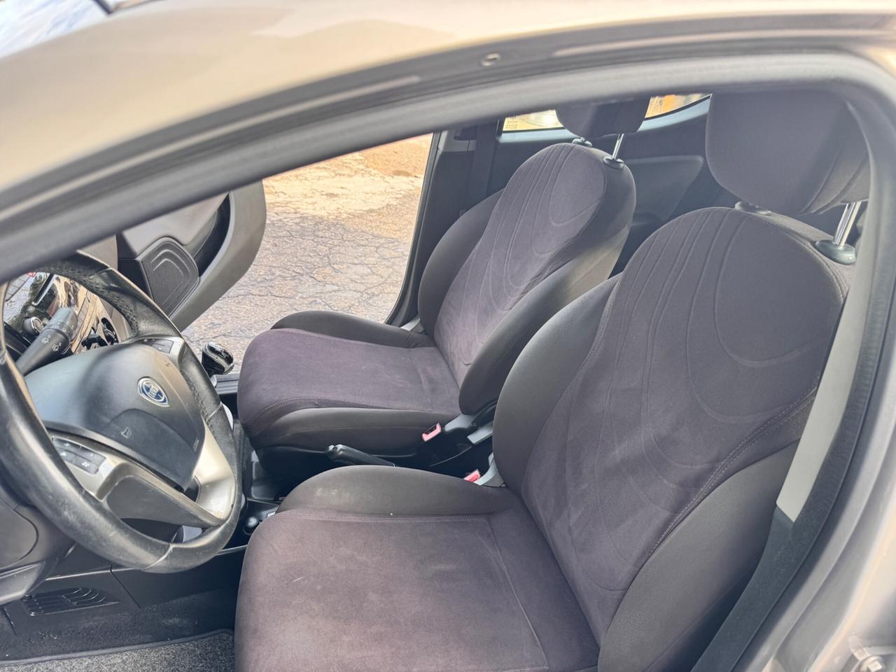 Lancia Ypsilon 1.2 69 CV 5 porte GPL Ecochic Gold