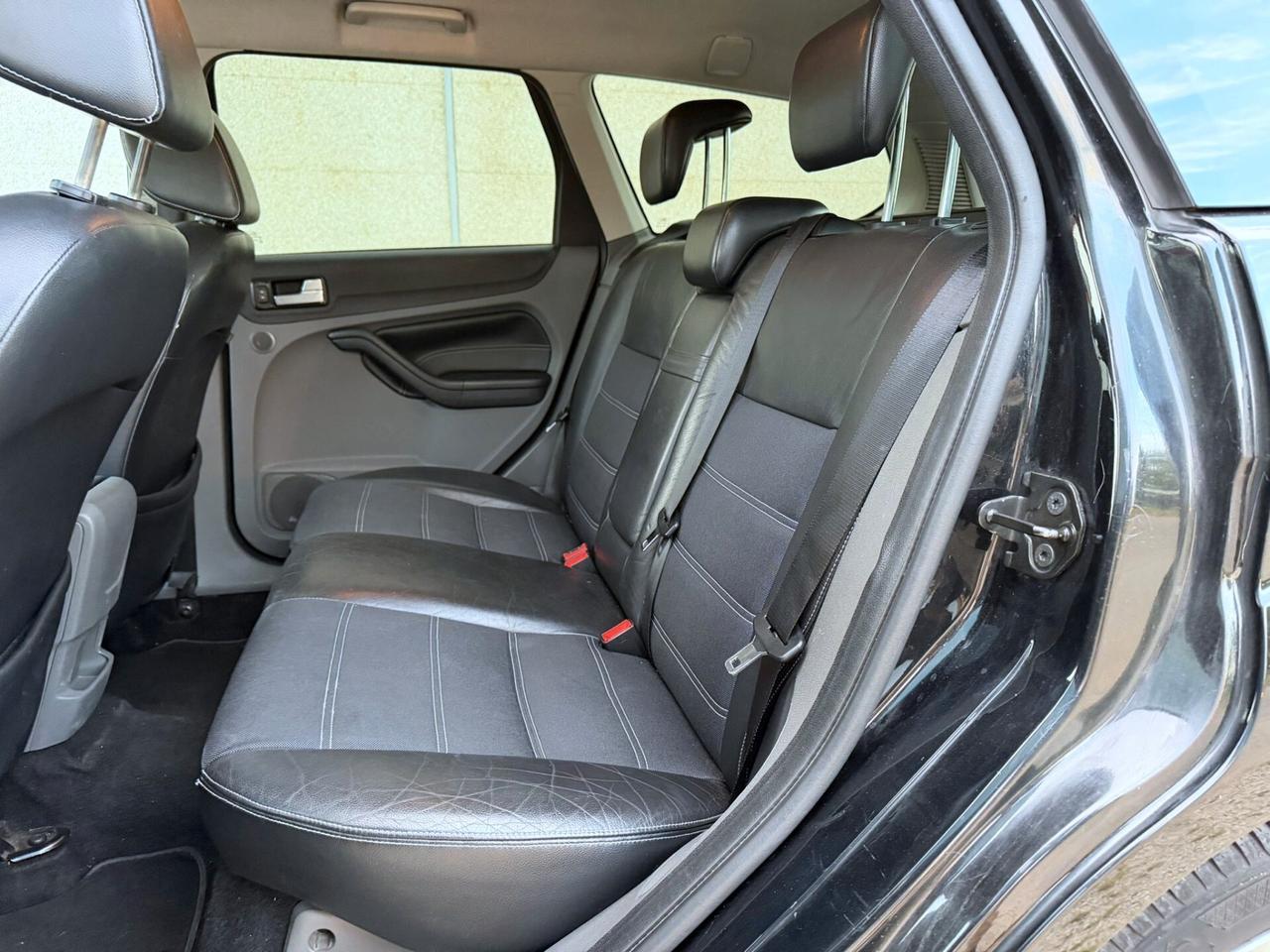 FORD FOCUS 2.0 TITANIUM CAMBIO AUTOMATICO