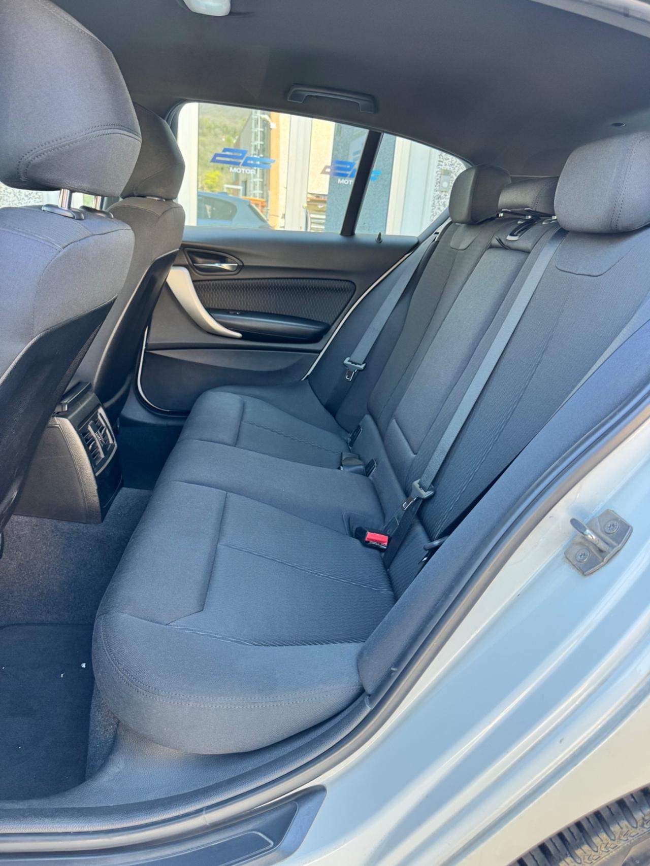 Bmw 118 118d 5p. Unique