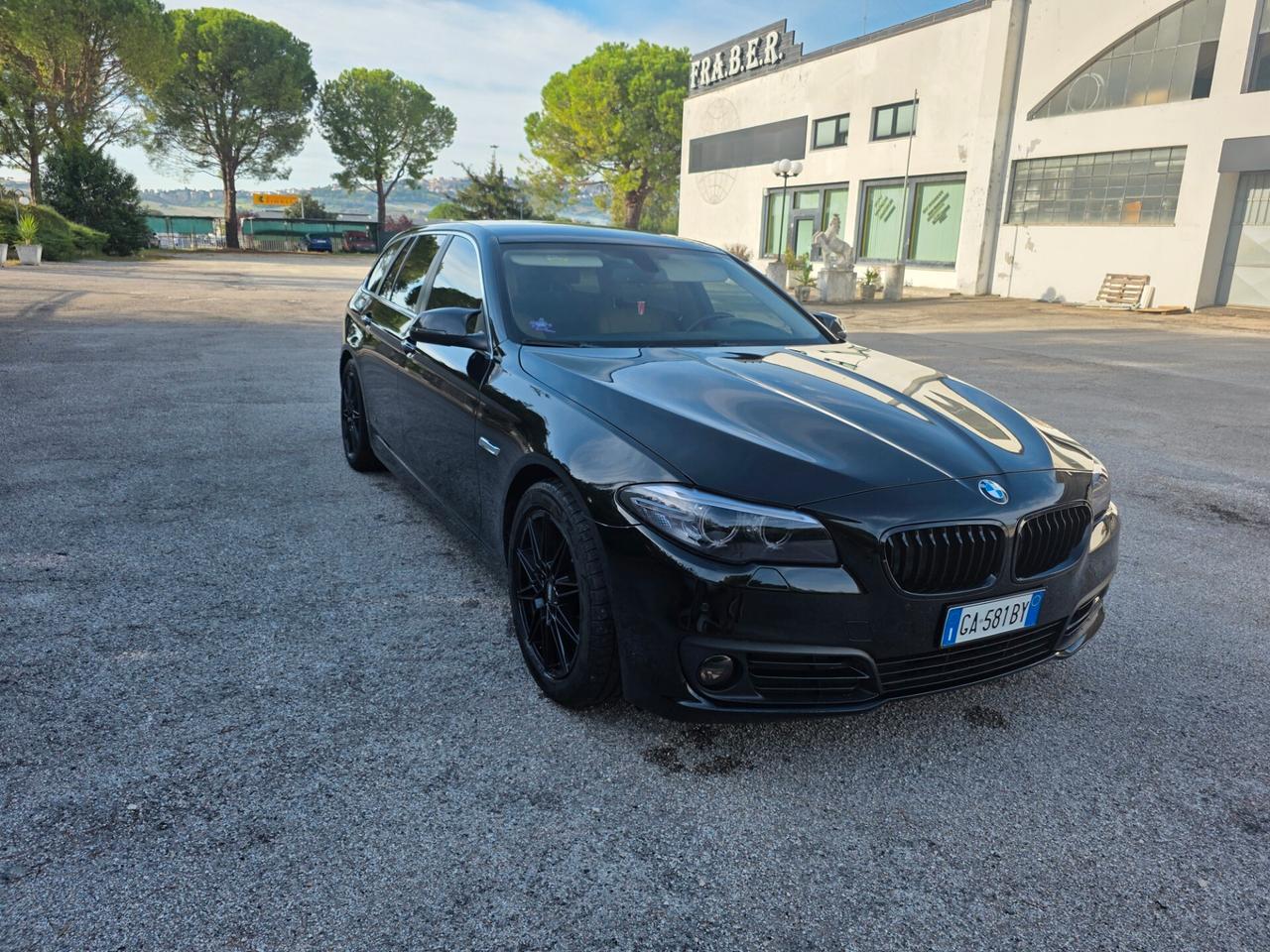 Bmw 520 M sport 2.0 disel 179000 km anno 2015 in perfetto stato tagliando appena eseguito bollo paga