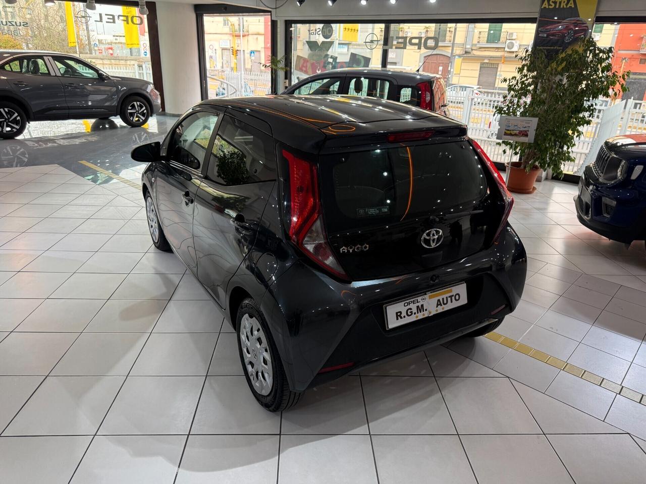 Toyota Aygo 1.0 VVT-i 72 CV 5 porte x-play MMT