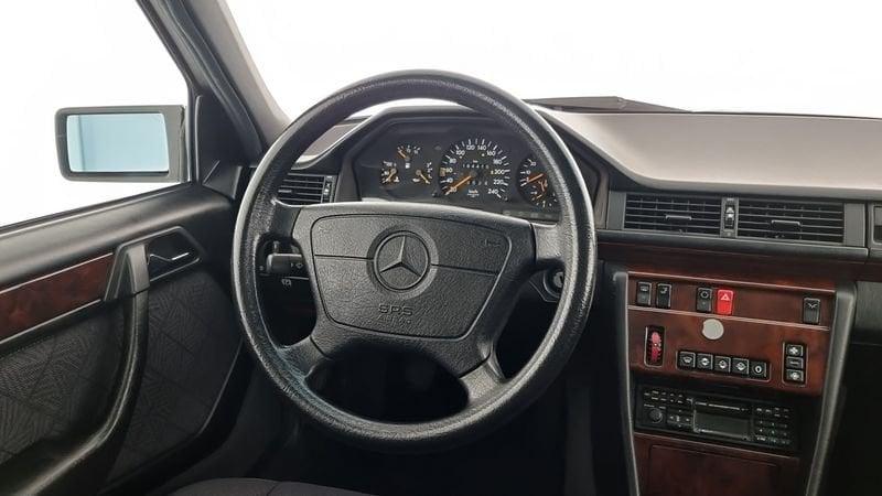 Mercedes-Benz Serie E E 200 cat Elegance ASI