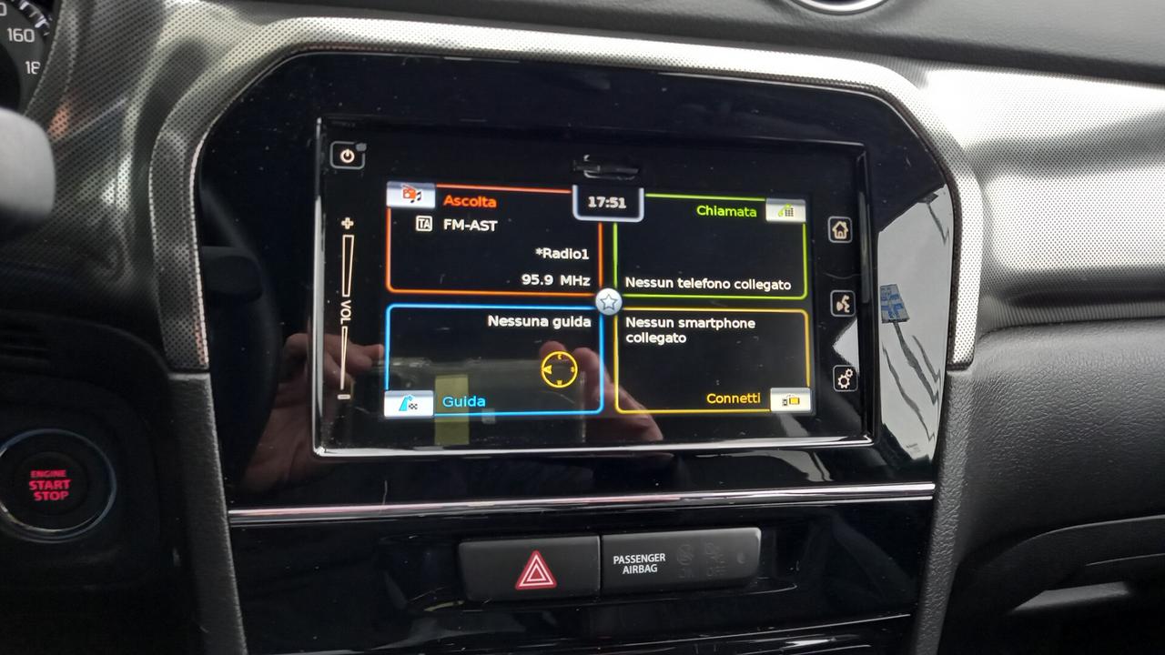 Suzuki Vitara 1.4 Hybrid Top
