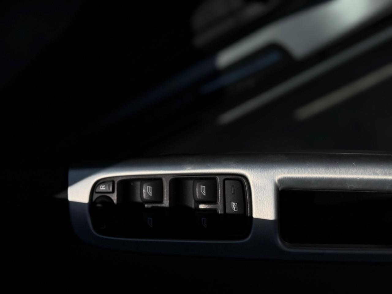 Volvo V50 D2 R-design