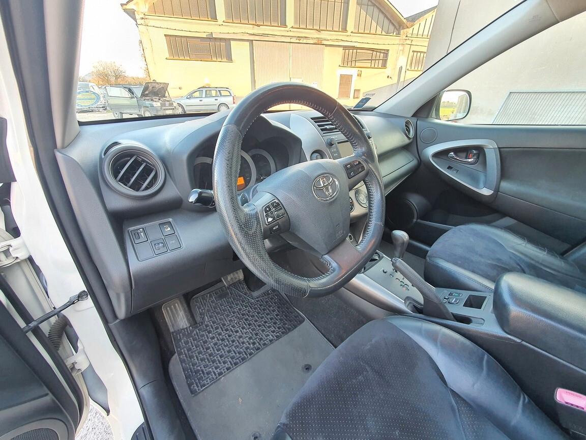 Toyota RAV4 2.2 D4D 150CV 4WD 5p. Luxury