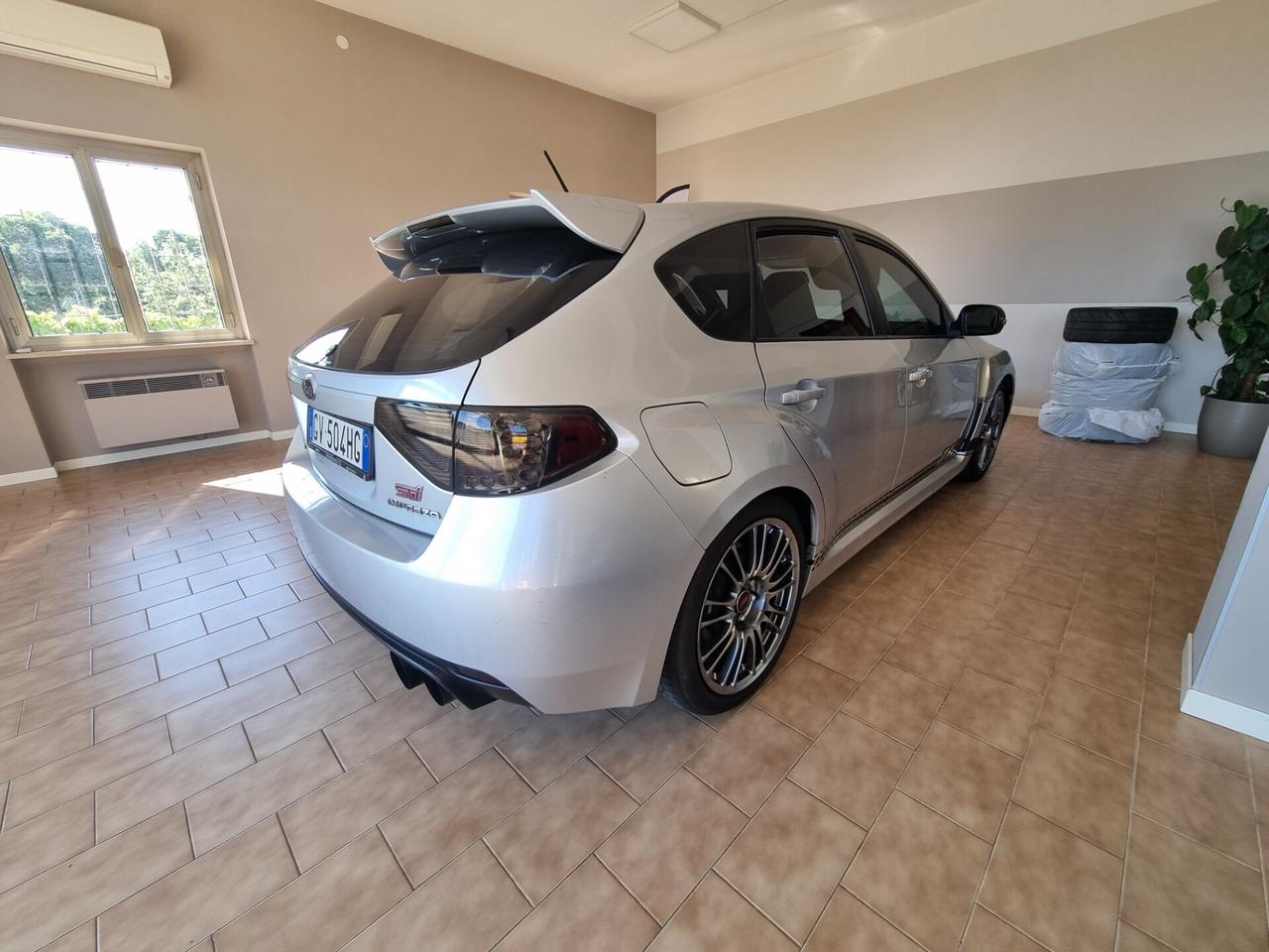 Subaru Impreza 2.0R 72
