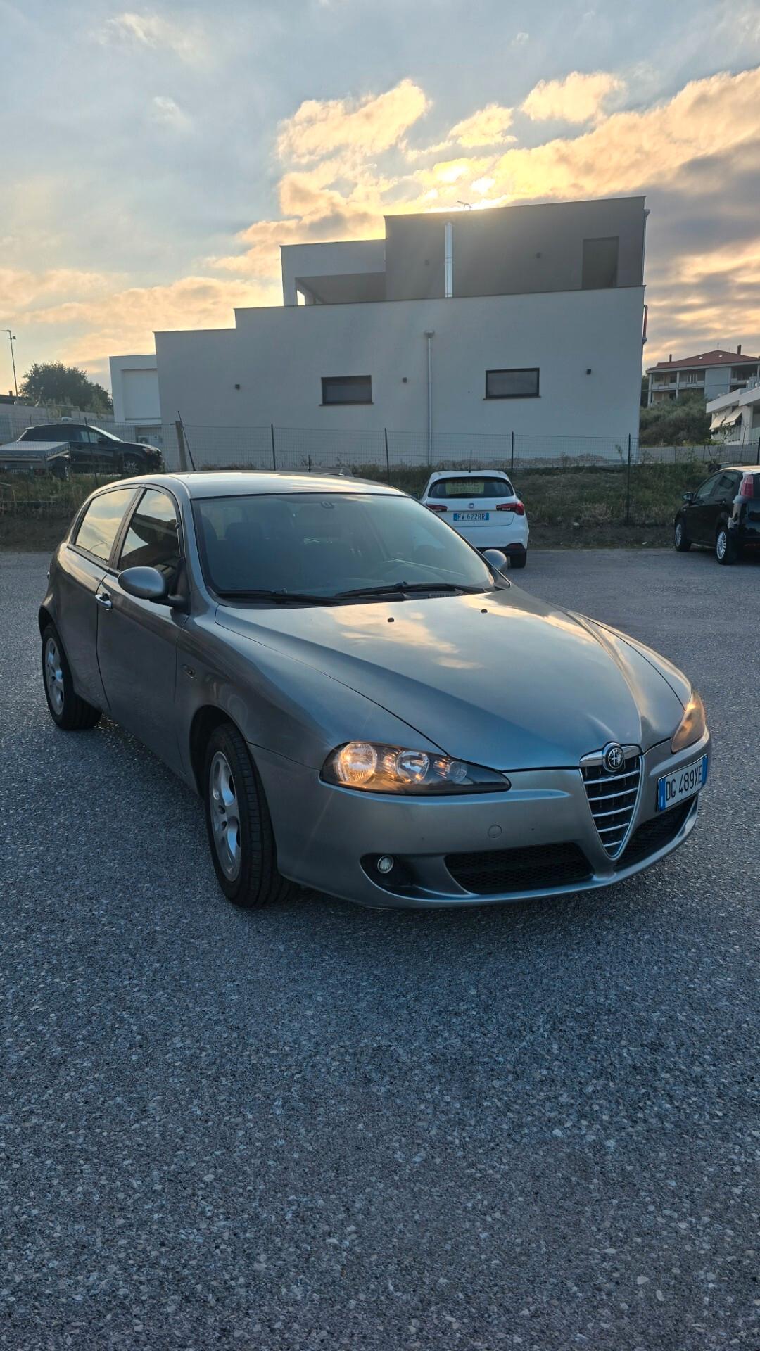 Alfa Romeo 147 1.9 JTD (120) 5 porte Distinctive