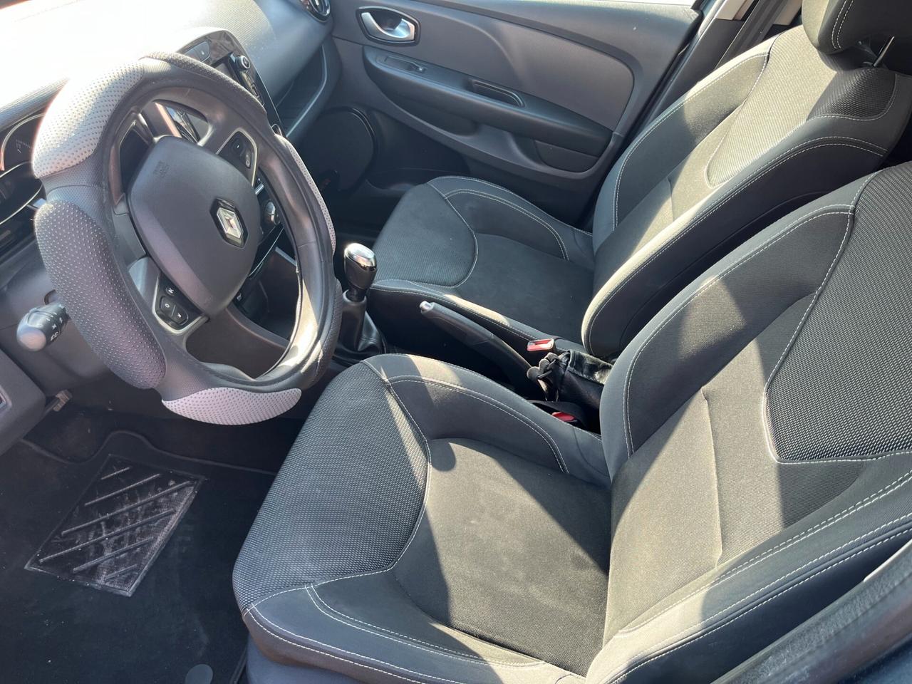 Renault Clio dCi 8V 90 CV 5 porte Moschino Intens